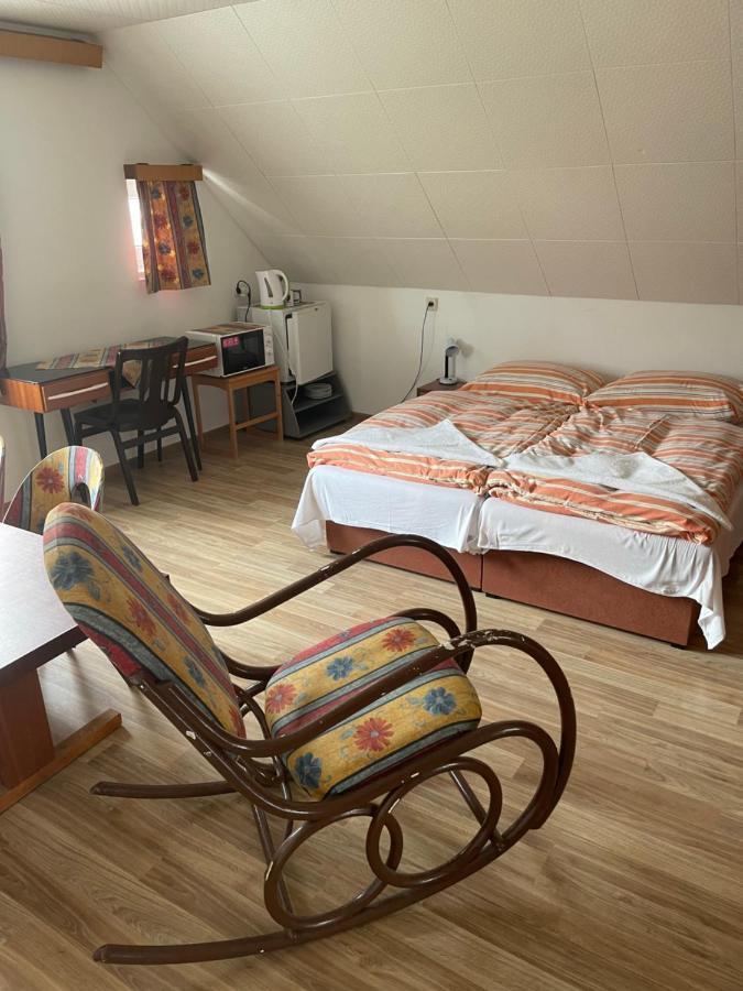 Penzion Fontana Hotel Namest nad Oslavou Ngoại thất bức ảnh