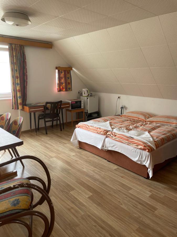 Penzion Fontana Hotel Namest nad Oslavou Ngoại thất bức ảnh