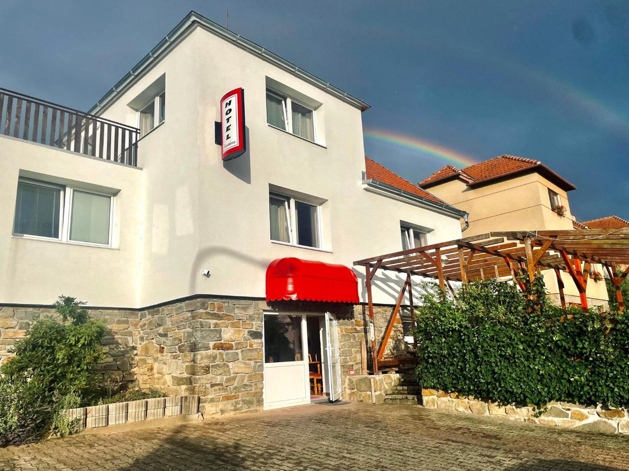 Penzion Fontana Hotel Namest nad Oslavou Ngoại thất bức ảnh